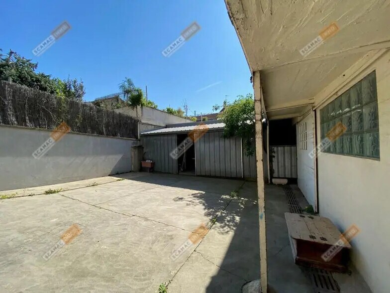 Flex in Arcueil for lease - Interior Photo - Image 1 of 4