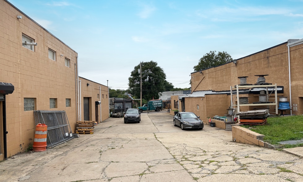 4211-15 Leiper St, Philadelphia, PA à vendre - Photo du bâtiment - Image 2 de 5