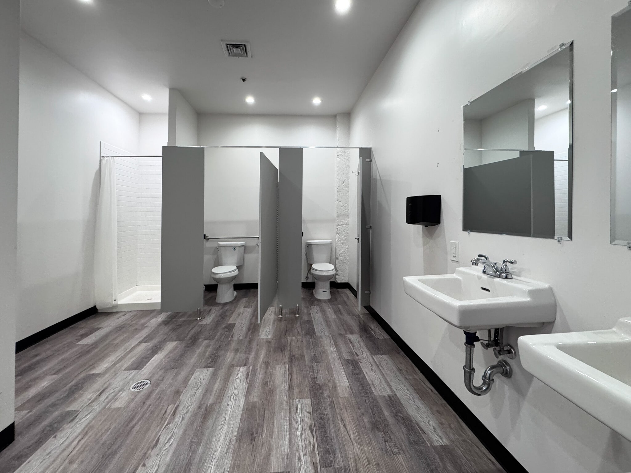 29-28 41st Ave, Long Island City, NY à louer Photo intérieure- Image 1 de 4