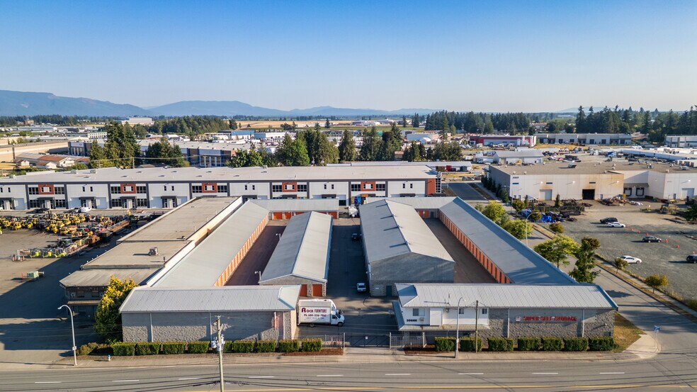 Super Self Storage portefeuille de 2 propriétés à vendre sur LoopNet.ca - Photo du bâtiment - Image 3 de 17