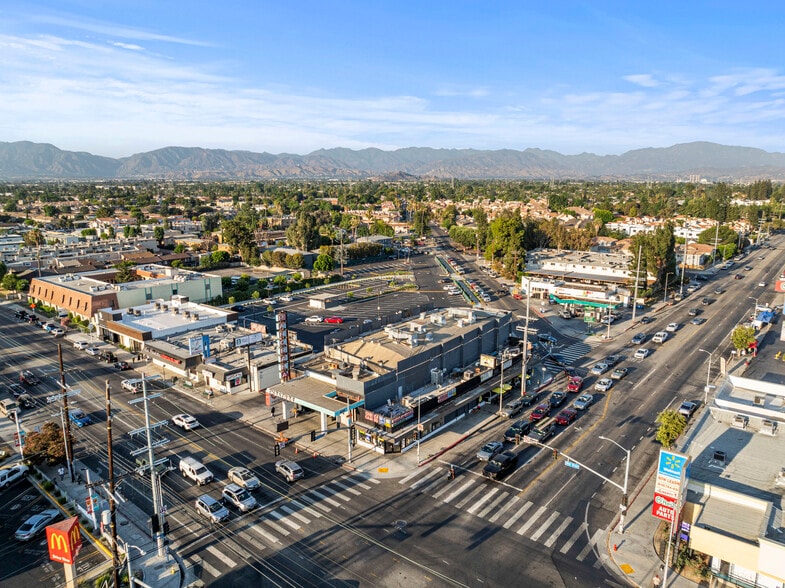 9110 Van Nuys Blvd, Panorama City, CA à louer - Photo du bâtiment - Image 3 de 15
