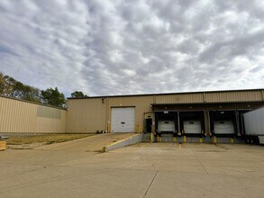 2314 Wilkins Dr, Chillicothe, IL for lease Building Photo- Image 1 of 1
