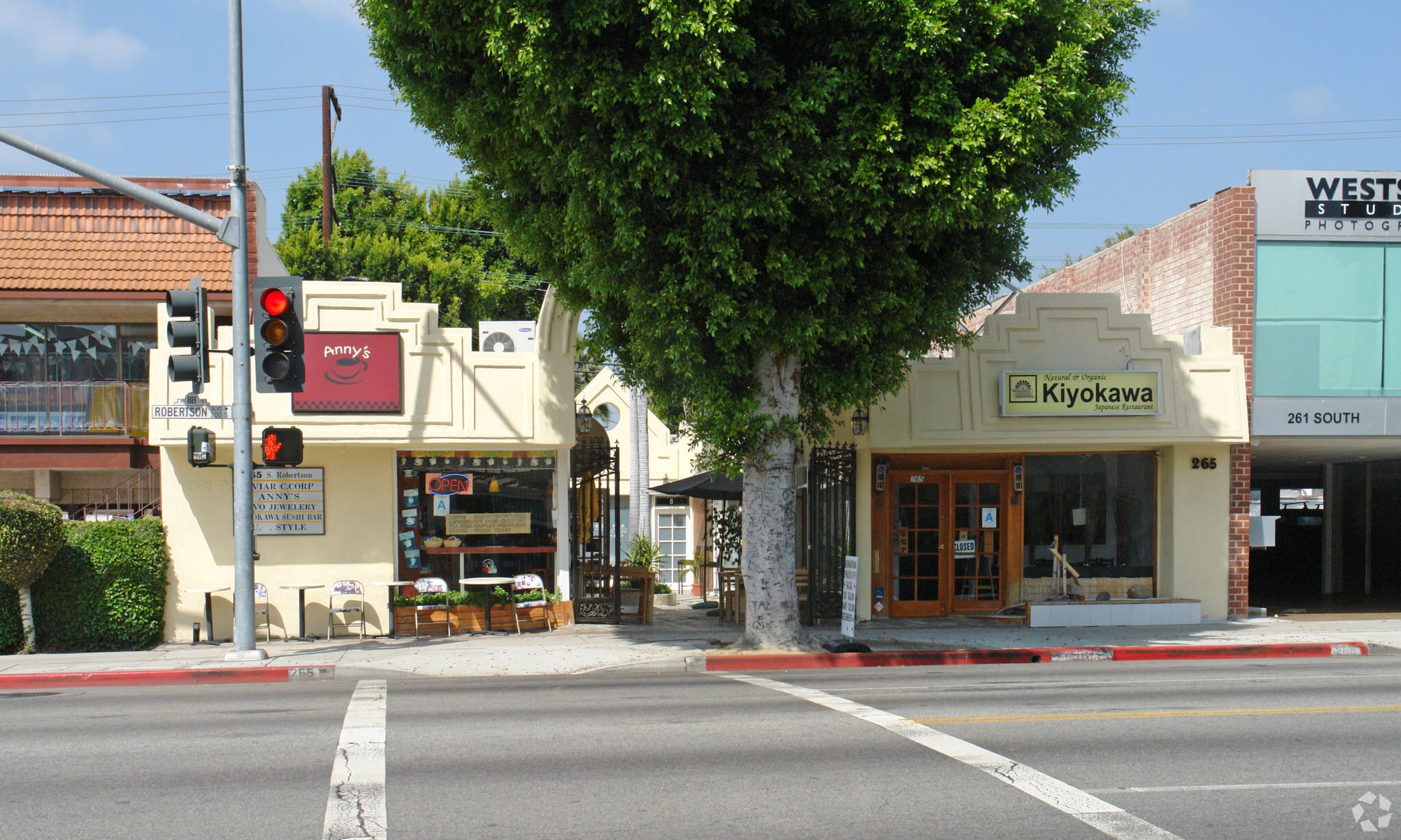 265 S Robertson Blvd, Beverly Hills, CA for lease Primary Photo- Image 1 of 25