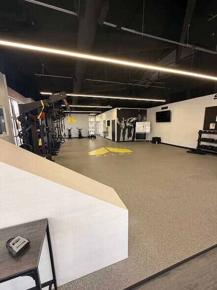 24851 S Tamiami Trl, Bonita Springs, FL à louer - Photo du bâtiment - Image 3 de 10