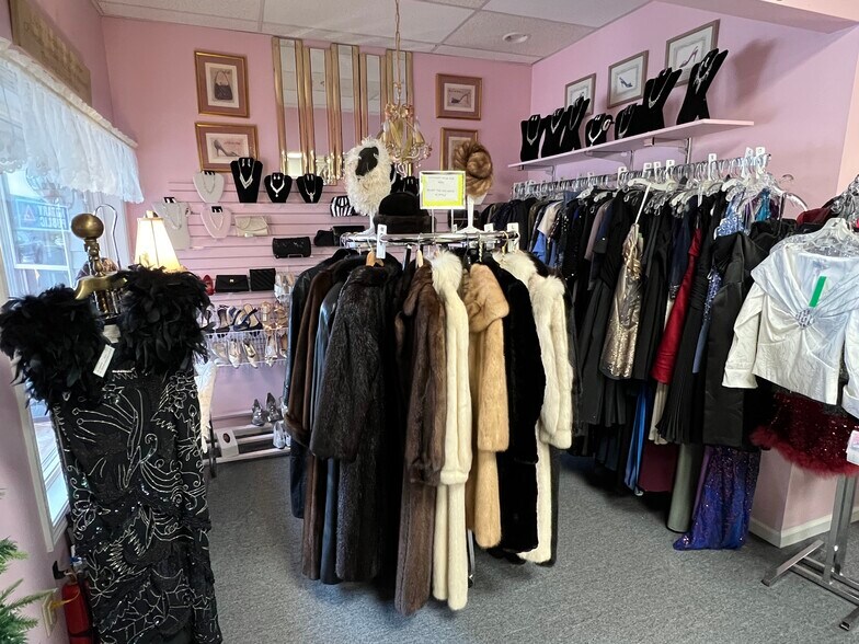 584 E Main St, Canfield, OH à vendre - Photo du bâtiment - Image 2 de 18