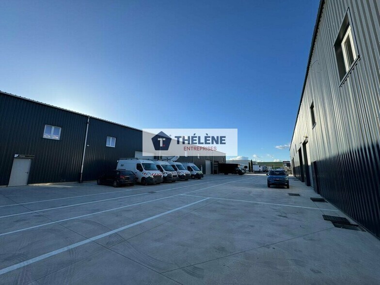 Industrial in Vendargues for lease - Building Photo - Image 2 of 12