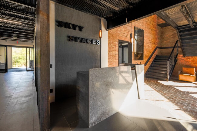 Plus de détails pour 220 W Bridge St, Dublin, OH - Bureau à louer