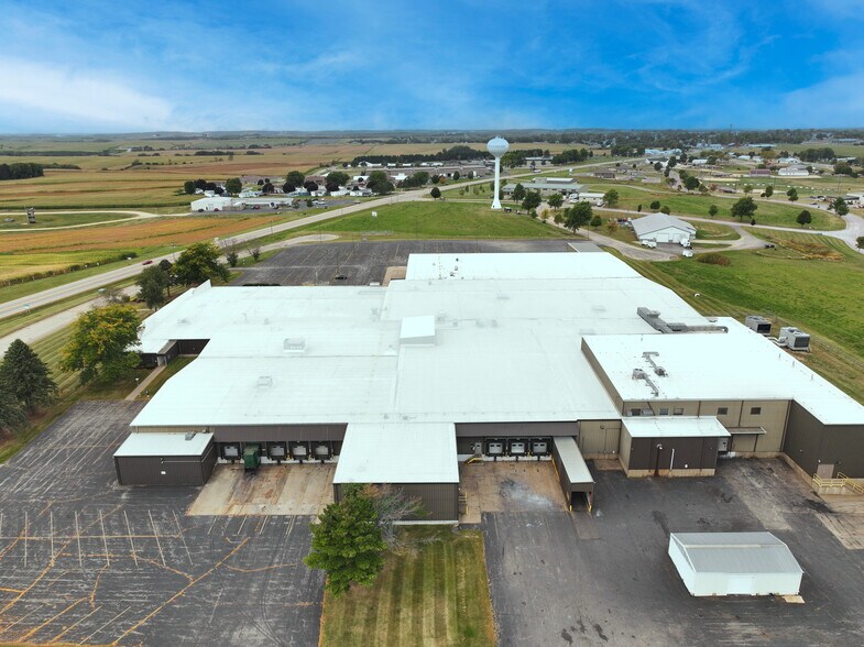 100 Rayovac Ct, Fennimore, WI à louer - Photo du bâtiment - Image 1 de 22