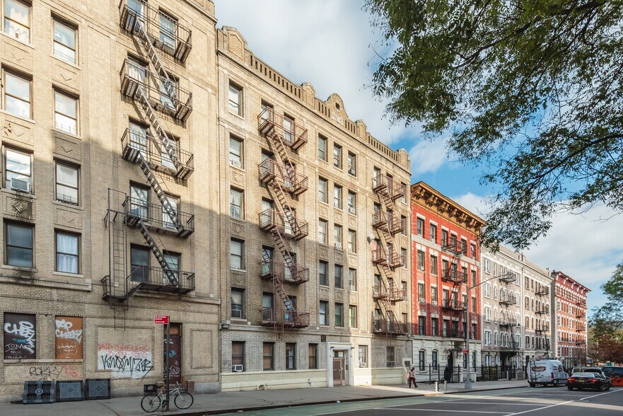 515 W 170th St, New York, NY à vendre - Photo du bâtiment - Image 3 de 29