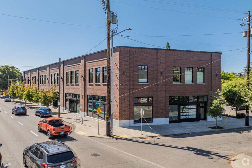 5005 NE Sandy Blvd, Portland, OR à louer - Photo du bâtiment - Image 2 de 4