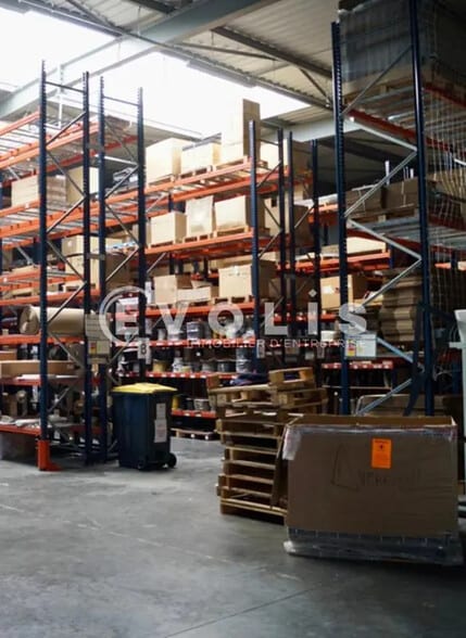 Office in Arnas for lease - Interior Photo - Image 3 of 5