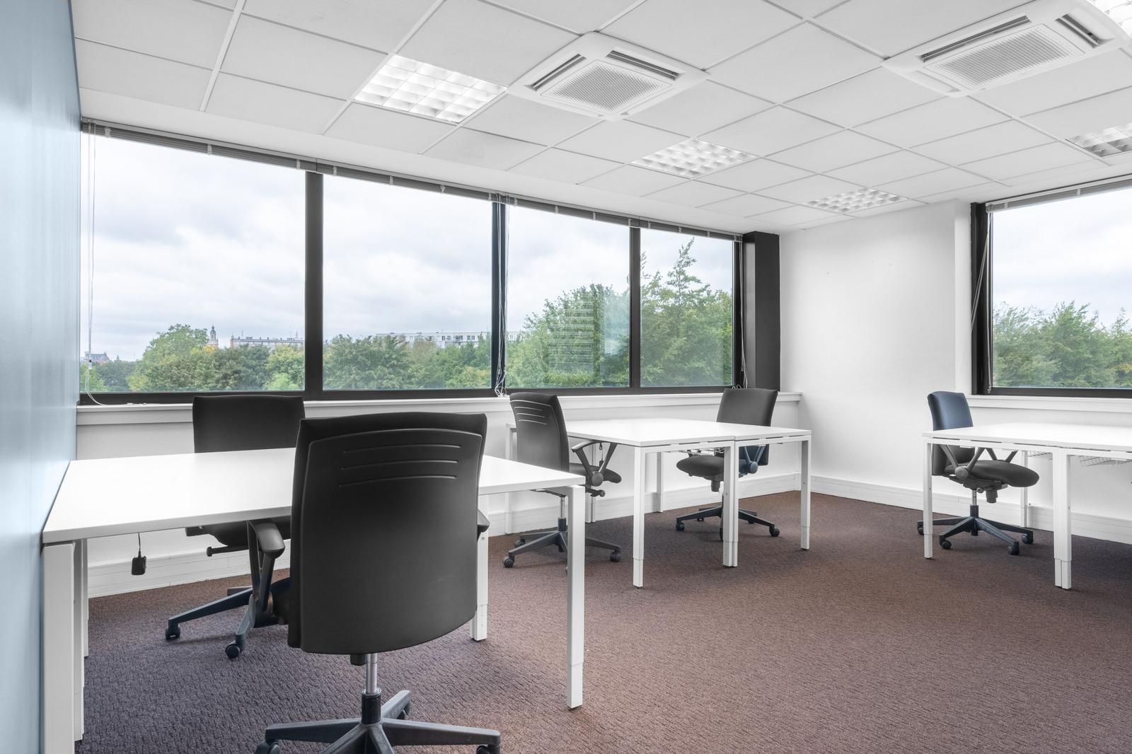 253 Boulevard De Leeds, Lille for lease Interior Photo- Image 1 of 35