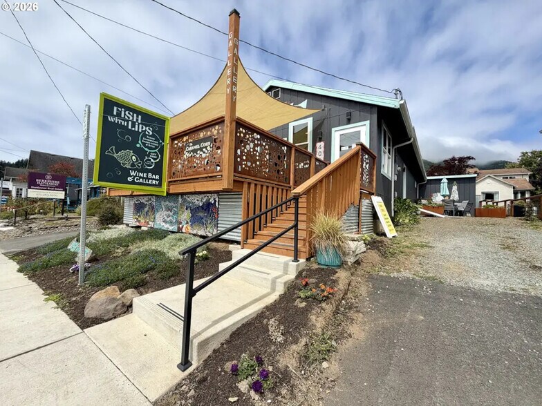 404 Garibaldi (Hwy 101), Garibaldi, OR à vendre - Photo du bâtiment - Image 1 de 35