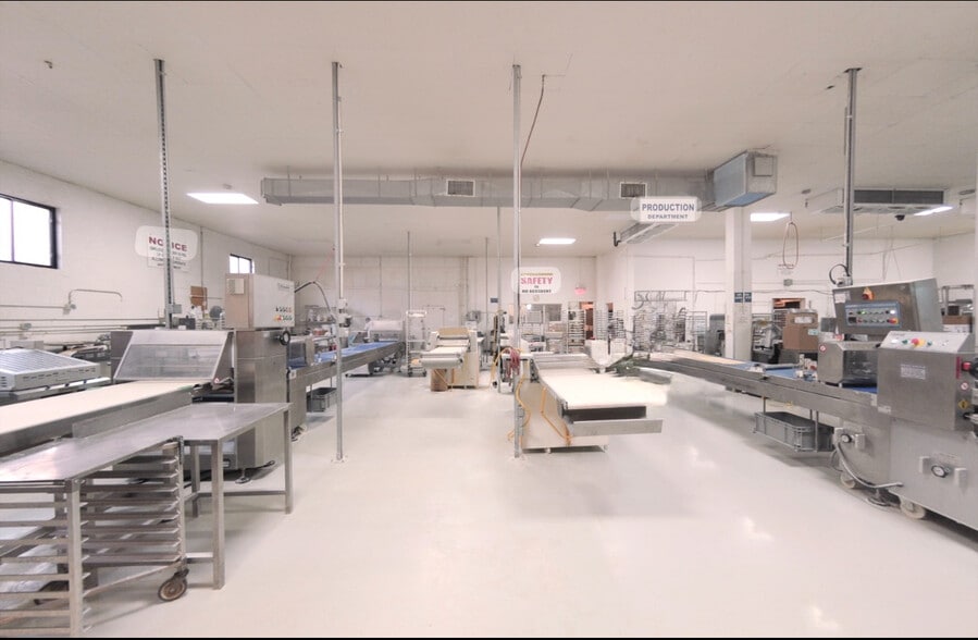 795 Touhy Ave, Elk Grove Village, IL for sale - Interior Photo - Image 2 of 6