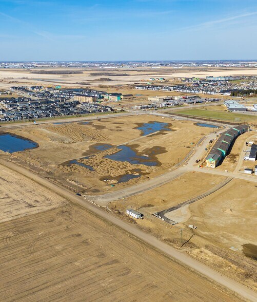 338 Crystal Creek Blvd, Leduc, AB à vendre - Photo de construction - Image 3 de 5