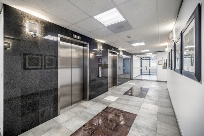 Plus de détails pour 720 N Post Oak Rd, Houston, TX - Bureau à louer