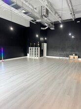 645-710 W Hallandale Beach Blvd, Hallandale, FL à louer Photo intérieure- Image 1 de 3