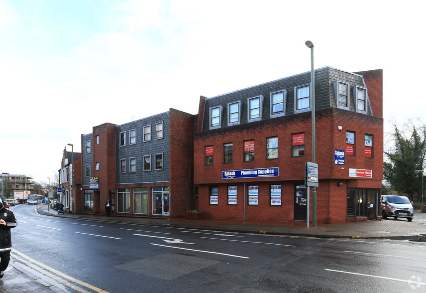 131-139 High St, Egham for lease - Primary Photo - Image 1 of 4