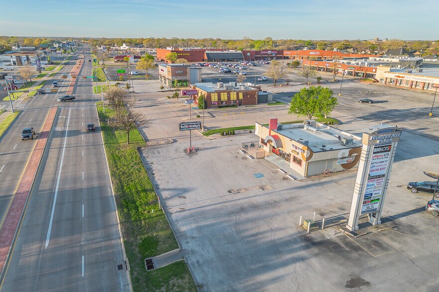507 N Highway 77, Waxahachie, TX à louer - Photo du bâtiment - Image 2 de 14