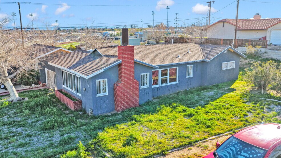 16745 Yucca Ave, Victorville, CA à vendre - Photo du bâtiment - Image 2 de 16