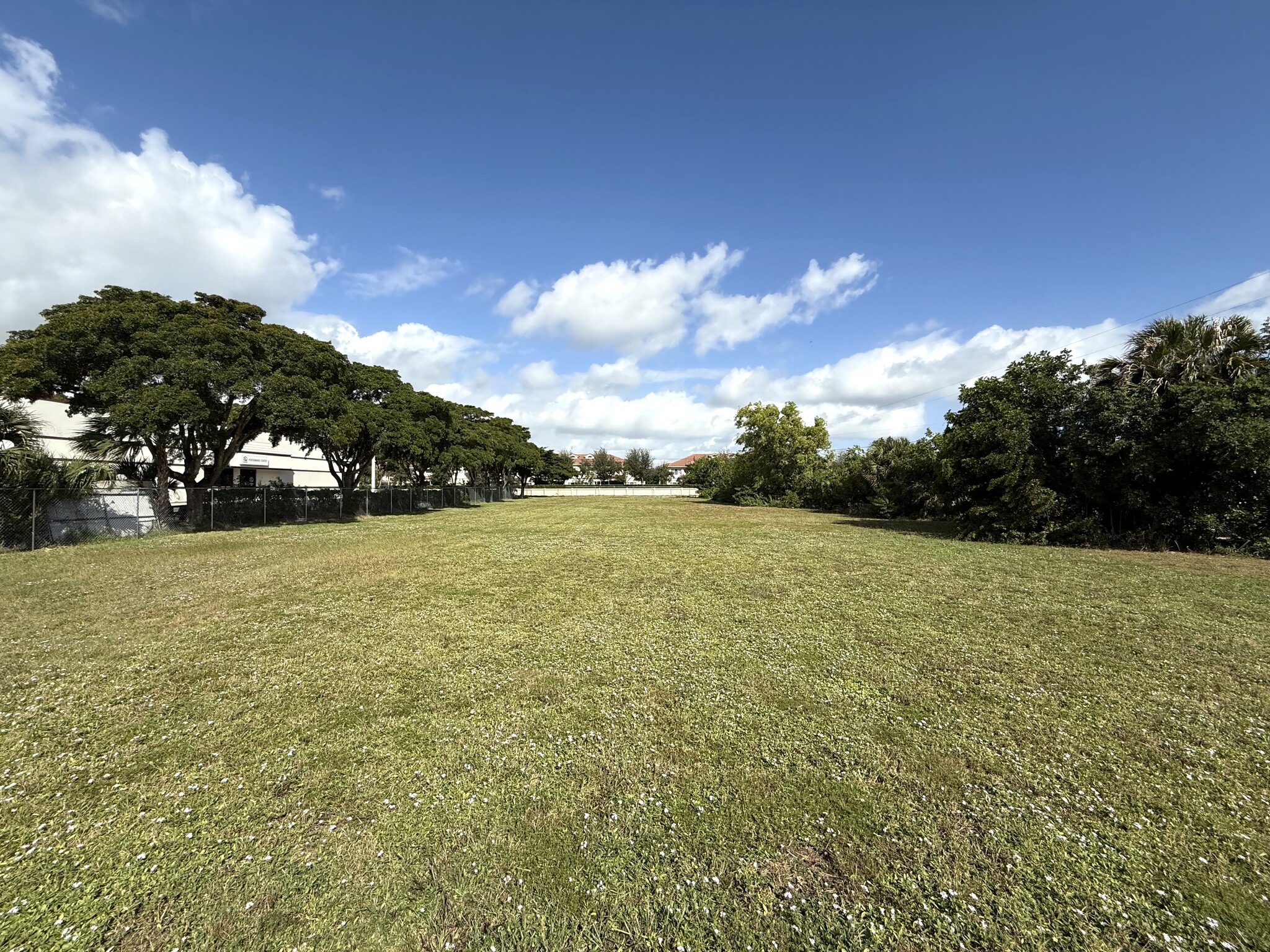 1521 Neptune Drive Dr, Boynton Beach, FL for lease Building Photo- Image 1 of 10