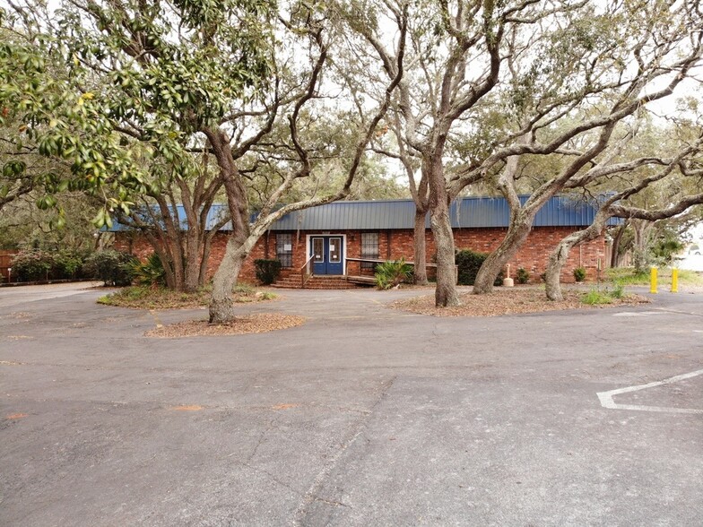 355 Beal Pky, Fort Walton Beach, FL for sale - Building Photo - Image 1 of 1