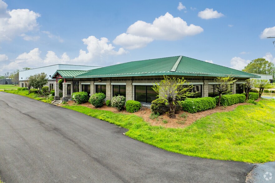 135 Industrial Dr N, Madison, MS à vendre - Photo du bâtiment - Image 3 de 40