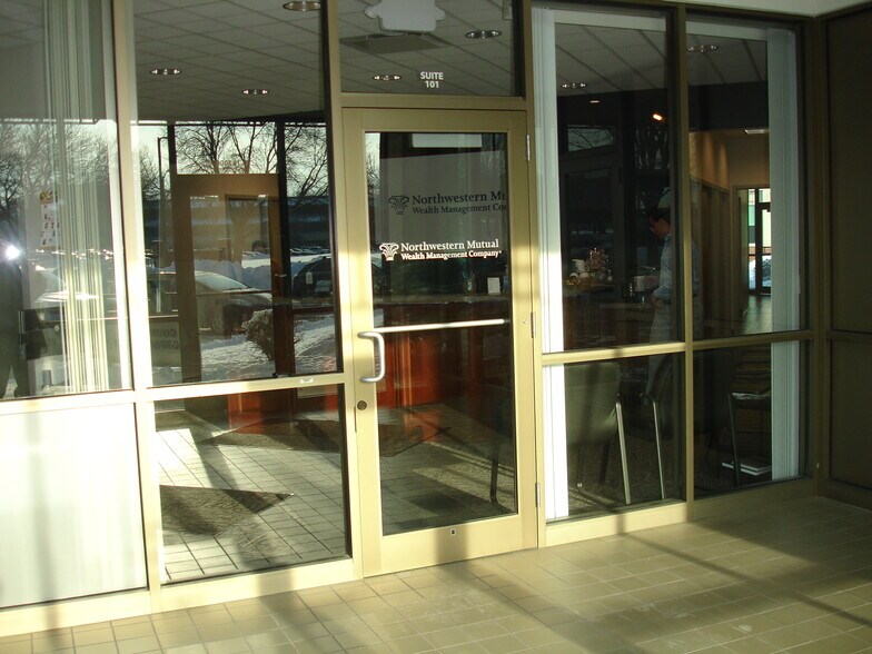 2700 National Dr, Onalaska, WI à louer - Photo du bâtiment - Image 2 de 19