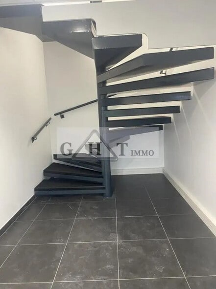 Industriel dans Bonneuil-sur-Marne à louer - Photo intérieure - Image 2 de 4