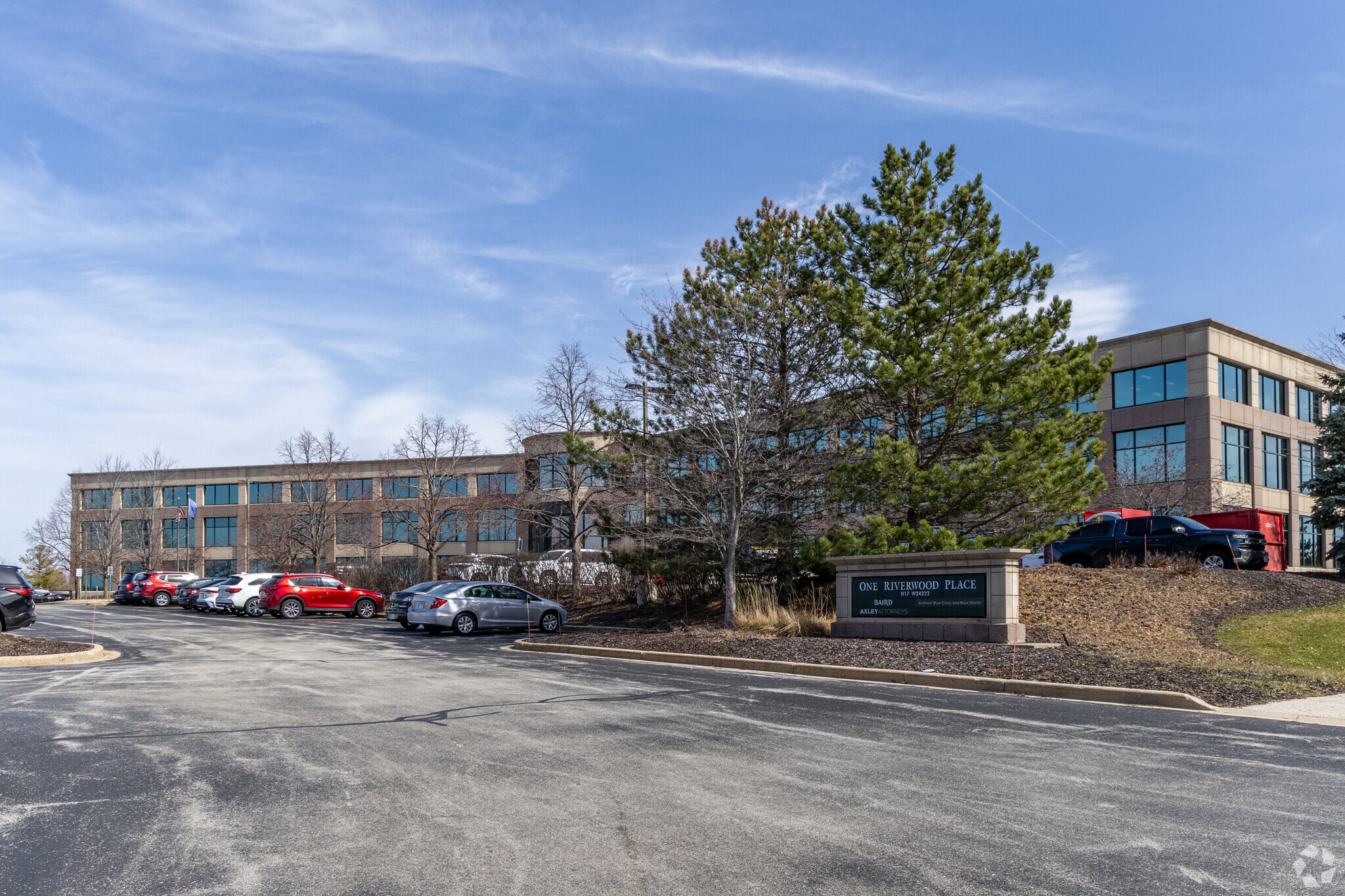 N17W24222 Riverwood Dr, Waukesha, WI for lease Primary Photo- Image 1 of 6