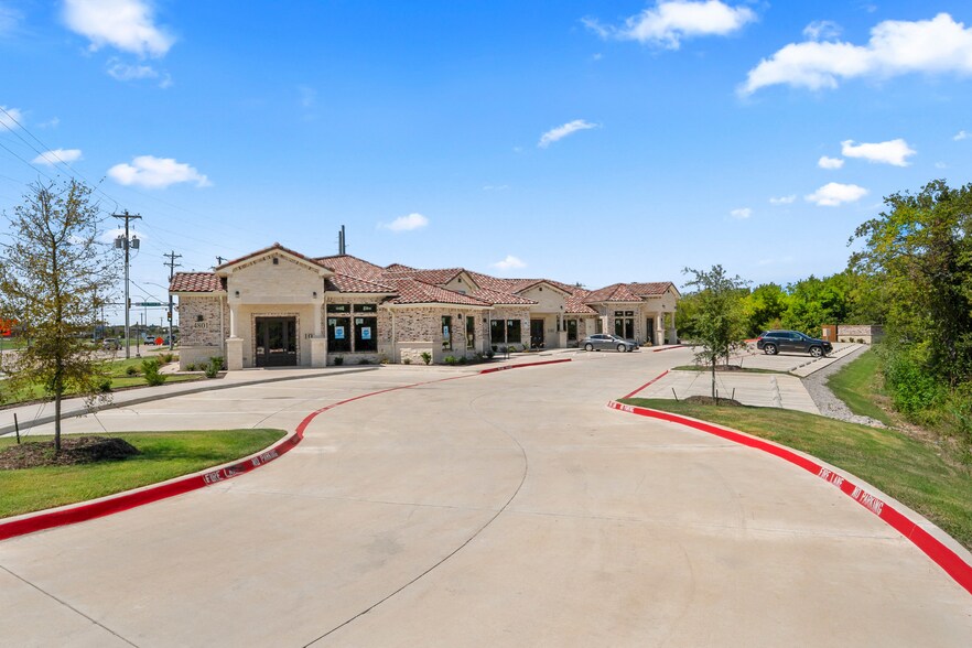 4801 Golden Triangle Blvd, Fort Worth, TX à louer - Photo du bâtiment - Image 2 de 9