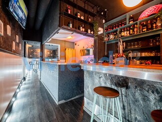 Plus de détails pour Multi-résidentiel à vendre