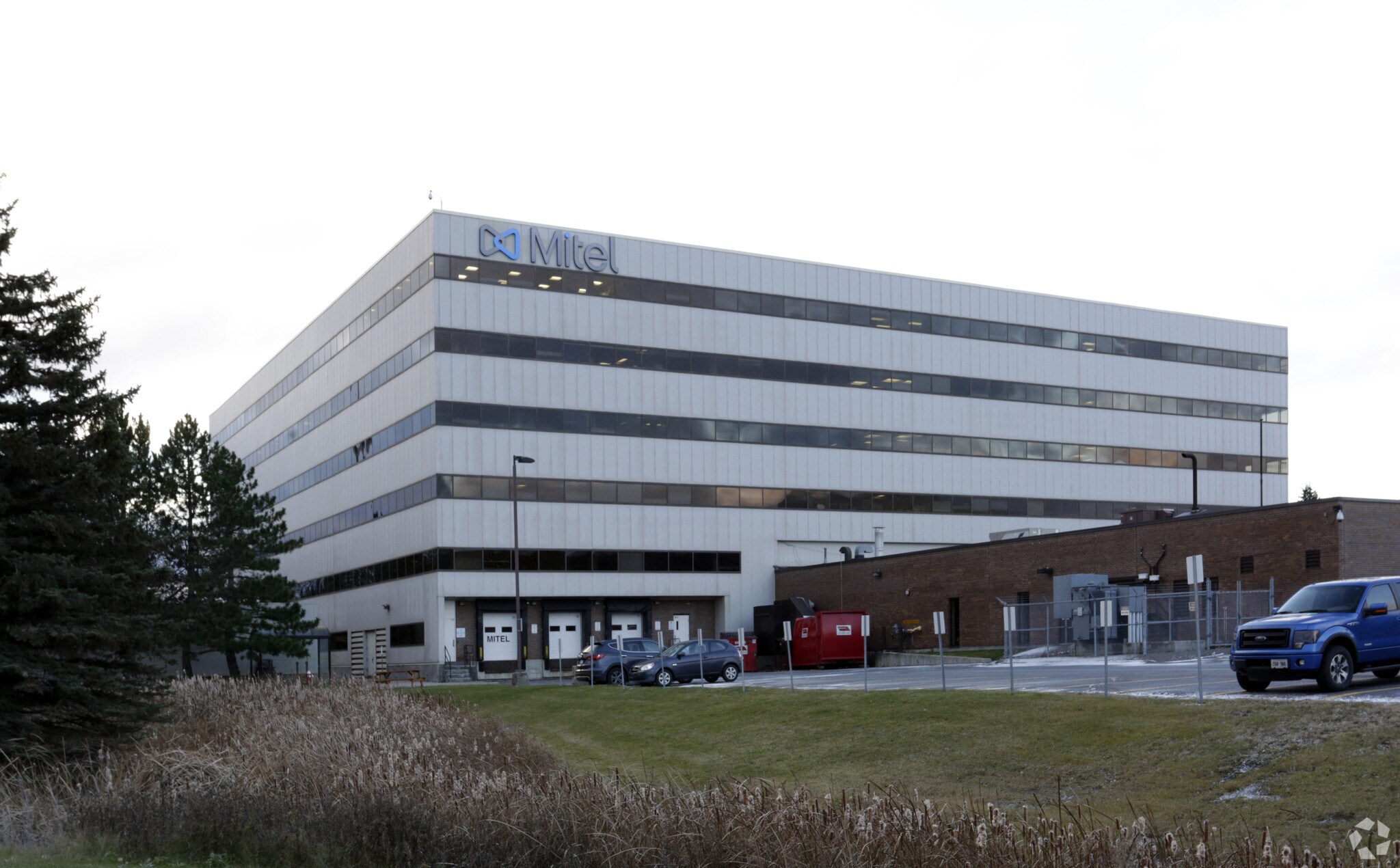 350 Legget Dr, Ottawa, ON à louer Photo du bâtiment- Image 1 de 6