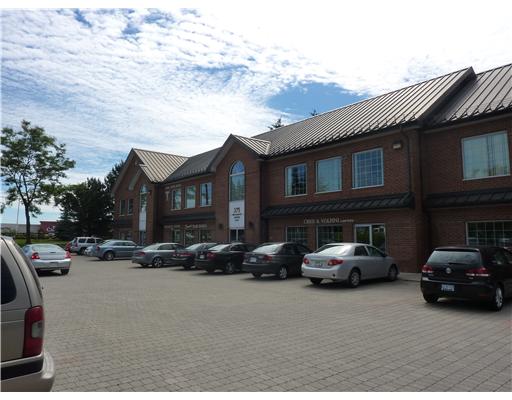 375 University Ave E, Waterloo, ON à louer - Photo du bâtiment - Image 3 de 4