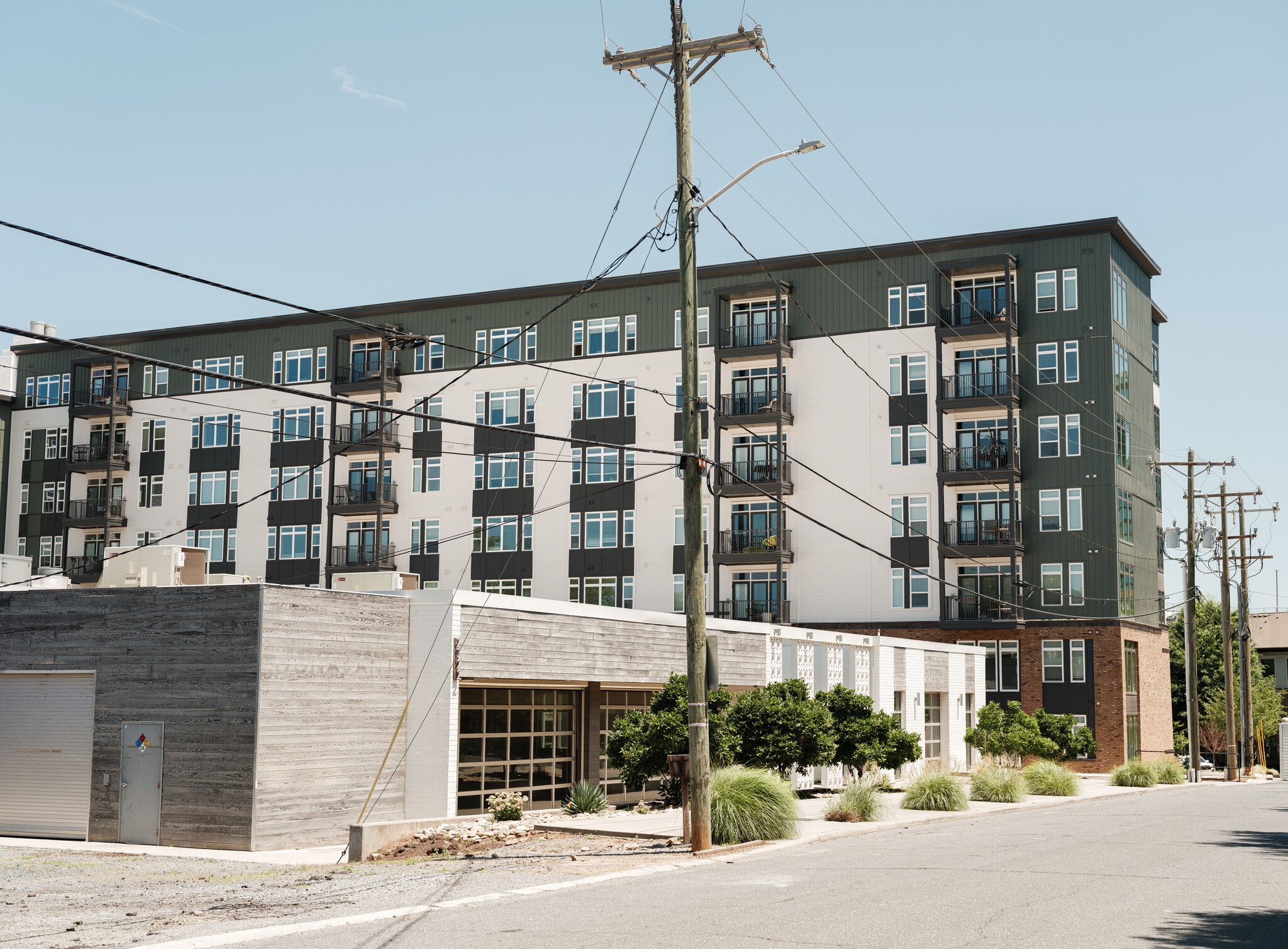 2400-2406 Dunavant St, Charlotte, NC for lease Building Photo- Image 1 of 7