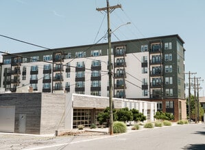 2400-2406 Dunavant St, Charlotte, NC for lease Building Photo- Image 2 of 4