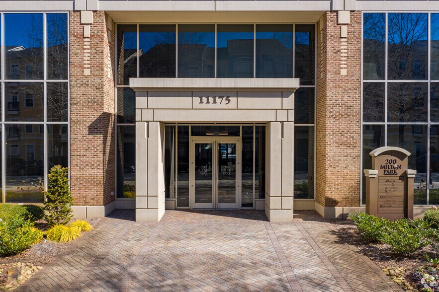 11175 Cicero Dr, Alpharetta, GA à louer - Photo du bâtiment - Image 2 de 7