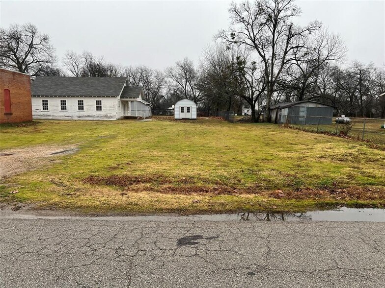 102 E Main St, Cumby, TX à vendre - Photo du bâtiment - Image 3 de 25