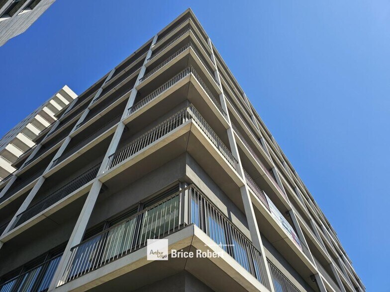 Retail in Lyon for lease - Building Photo - Image 3 of 9
