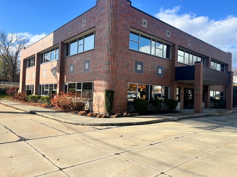 989-991 Waterman Ave, East Providence, RI à louer - Photo principale - Image 1 de 1