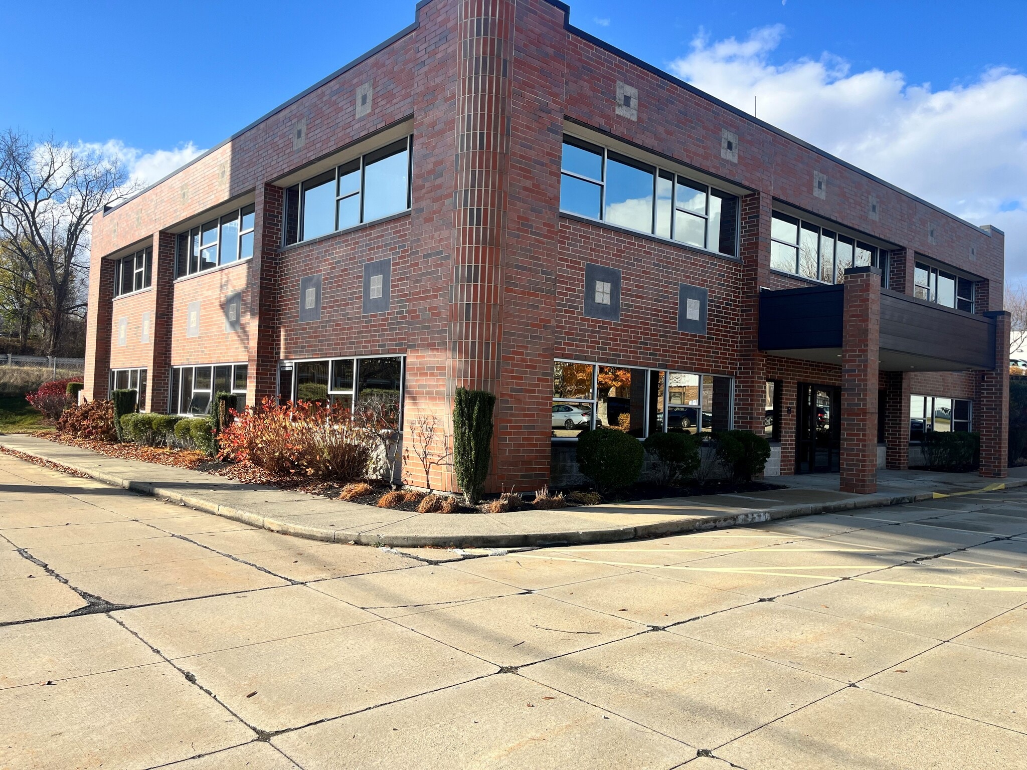 989-991 Waterman Ave, East Providence, RI à louer Photo principale- Image 1 de 2