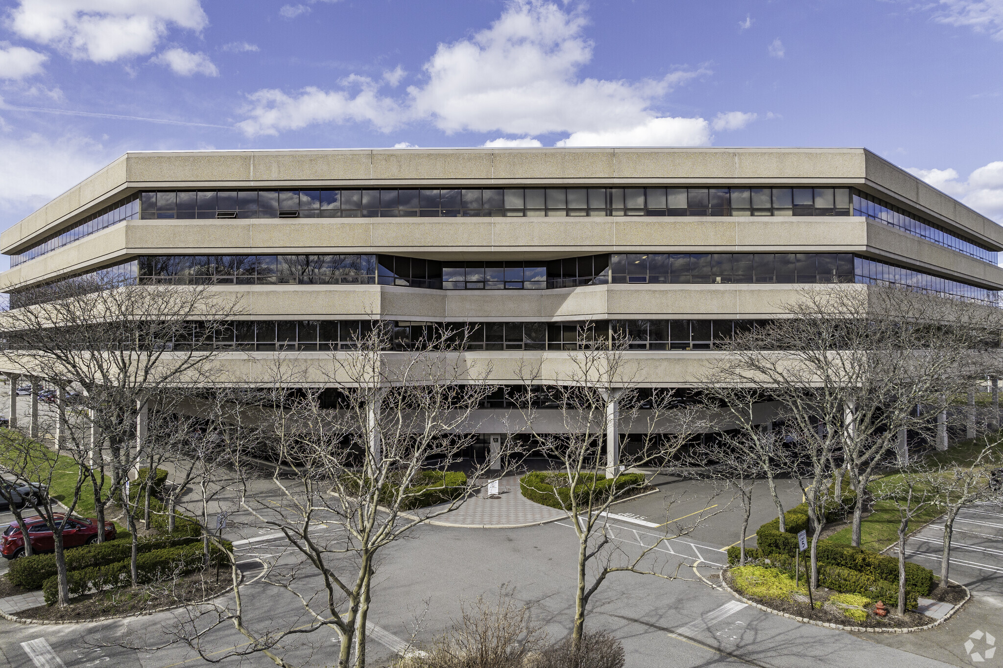 80 E State Rt 4, Paramus, NJ for lease Primary Photo- Image 1 of 11