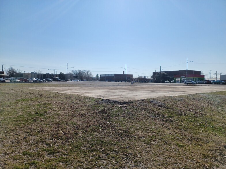800 Huntsville Hwy, Fayetteville, TN à vendre - Photo du bâtiment - Image 2 de 4