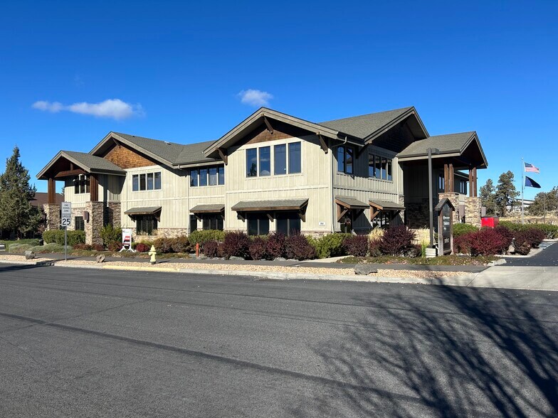 525 SW Umatilla St, Redmond, OR à vendre - Photo du bâtiment - Image 2 de 40