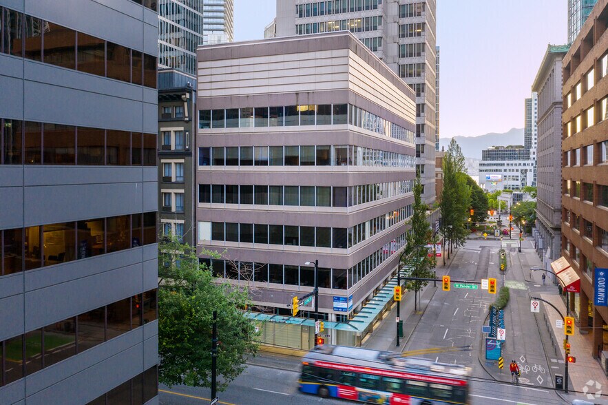 905 W Pender St, Vancouver, BC à louer - Photo du bâtiment - Image 1 de 3