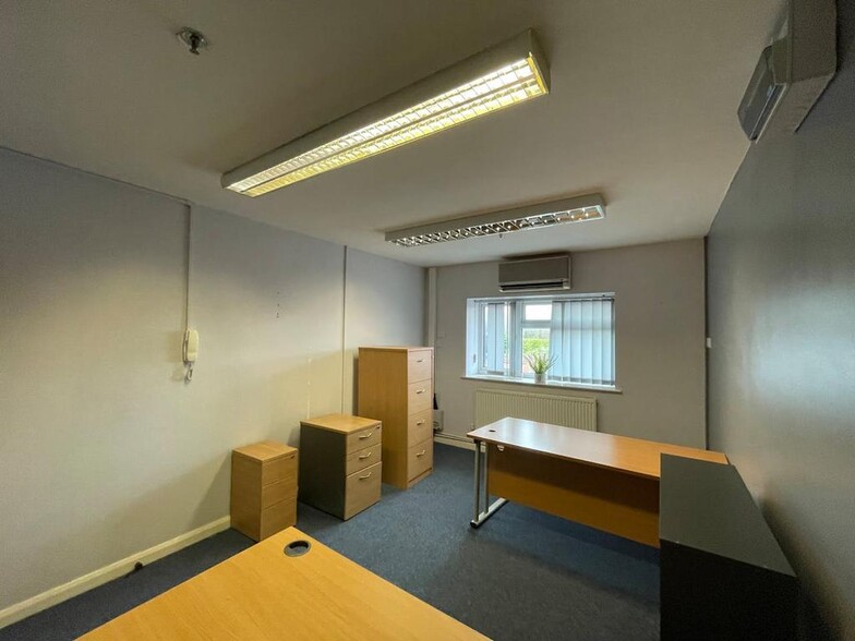 Old Whieldon Rd, Stoke On Trent for lease - Building Photo - Image 3 of 11