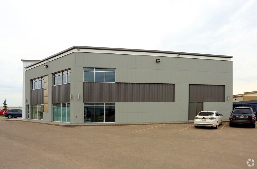 15 Carlton Dr, St. Albert, AB à vendre - Photo du bâtiment - Image 2 de 18