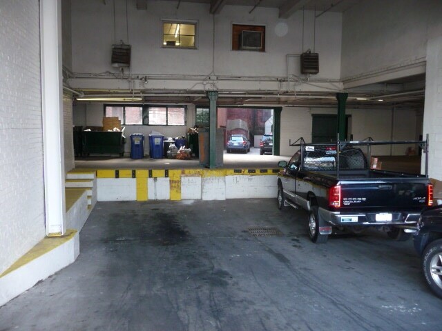 181 Westchester Ave, Port Chester, NY à louer - Photo du bâtiment - Image 2 de 18