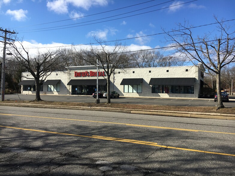 Route 347 & Alexander Ave, Lake Grove, NY à louer - Photo du bâtiment - Image 1 de 1