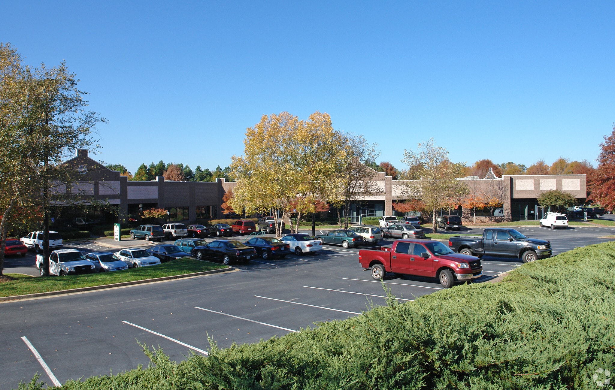 11390 Old Roswell Rd, Roswell, GA for lease Primary Photo- Image 1 of 8